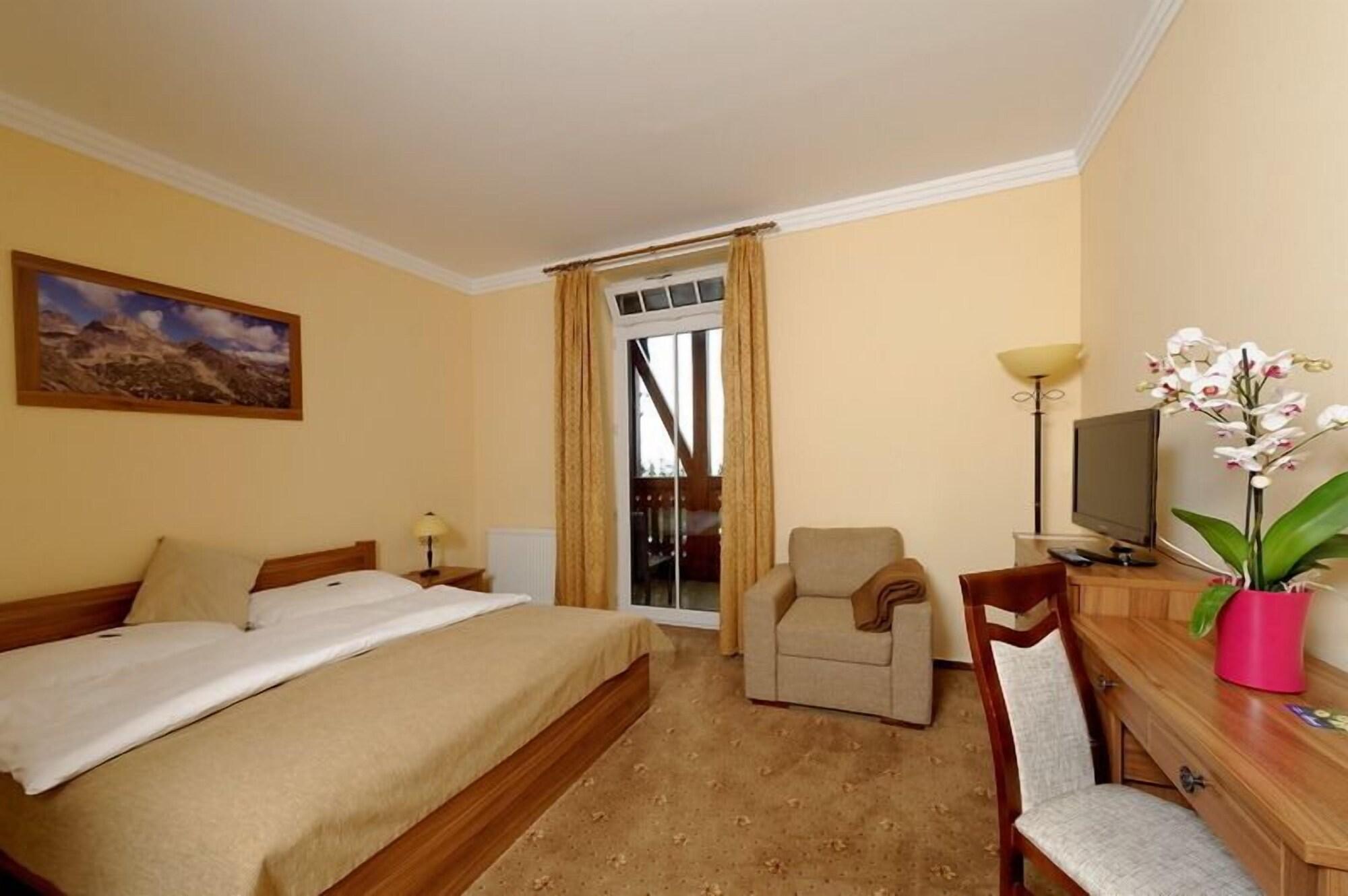 Hotel Solisko Strbske Pleso Exterior photo